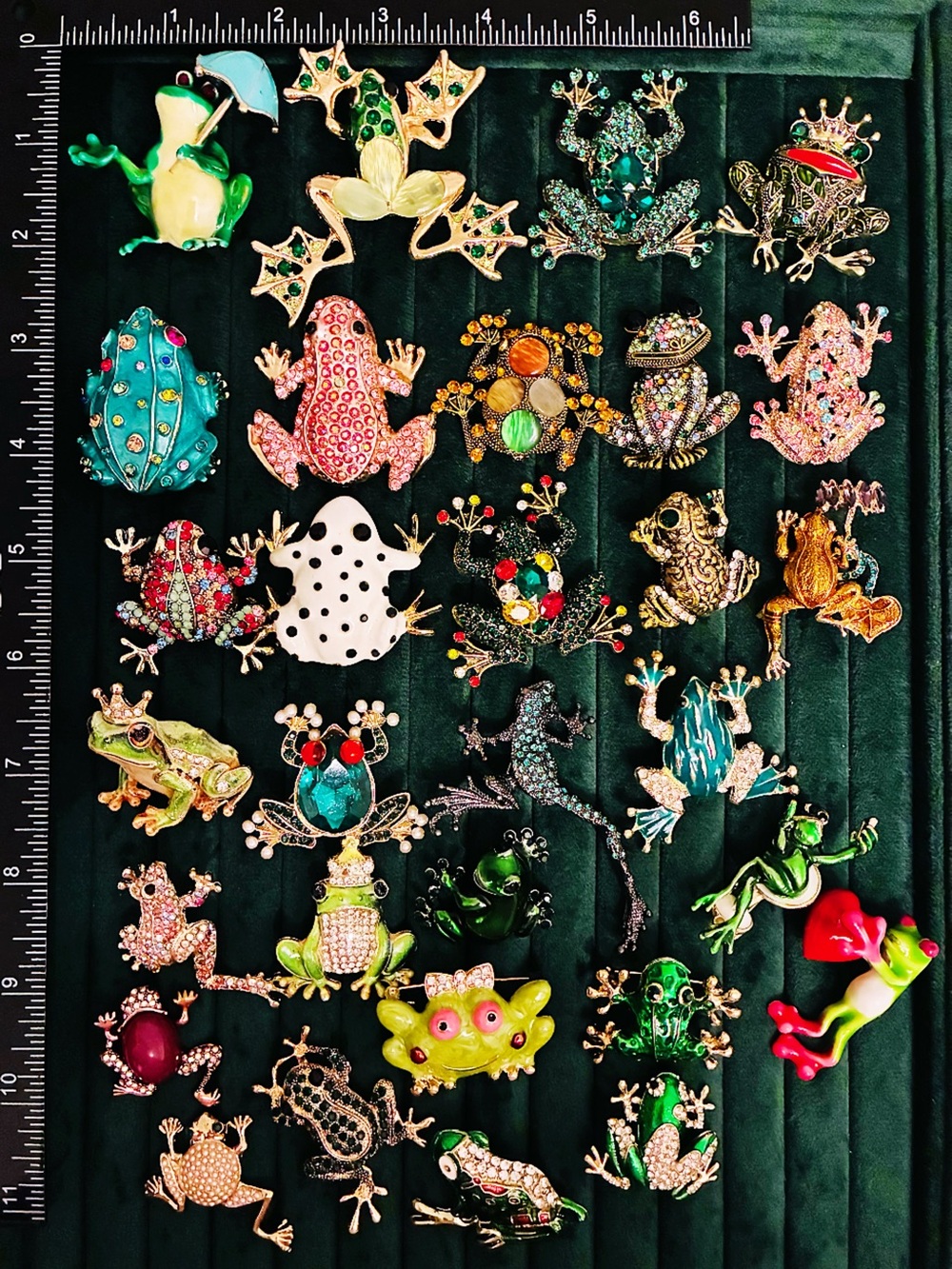 Lot of 30 Frog Brooch Pins Rhinestone Enamel Toad Umbrella Crown Costume Jewelry